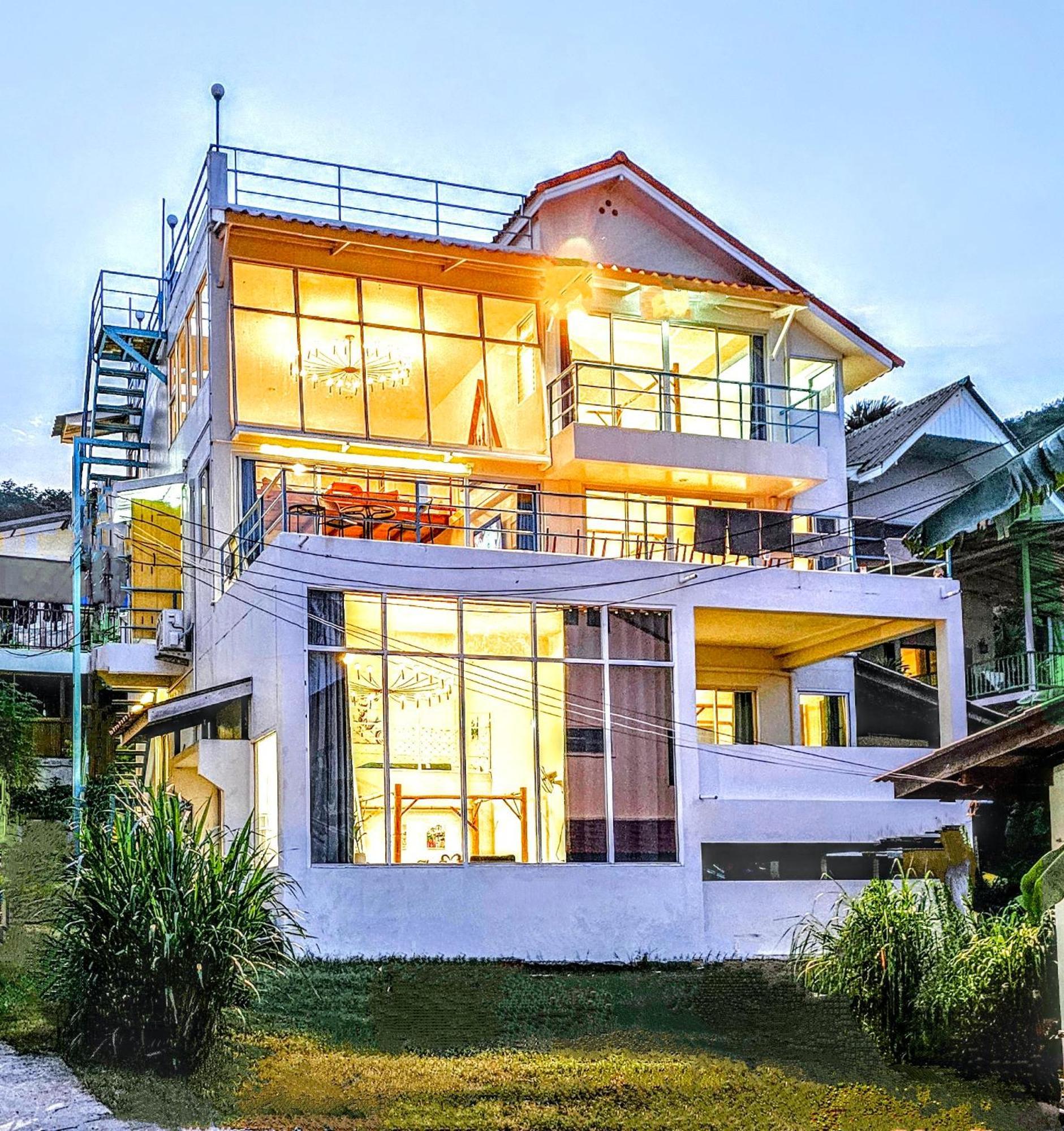 Beach Front Queen'S Castle - Kid Friendly, Holiday Like Royalty 반 아오 마크함 외부 사진